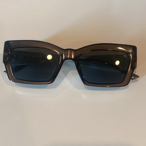 Lightly worn DIOR black/silver "CatStyleDior2" sunglasses